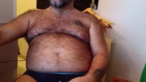 Snapshot of spain_bear chatting on 10-17-25, 06:21 spain_bear online show from 10-17-25, 06:21