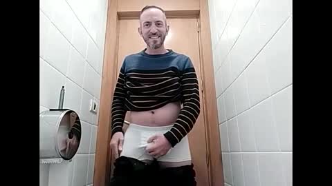 Snapshot of spanishharddick chatting on 09-25-25, 10:52 Manu online show from 09-25-25, 10:52