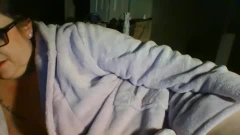 Snapshot of sparklelove69 chatting on 11-09-25, 10:02 Scottietee online show from 11-09-25, 10:02