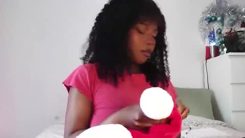 Soleil online show from 12-22-25, 05:21