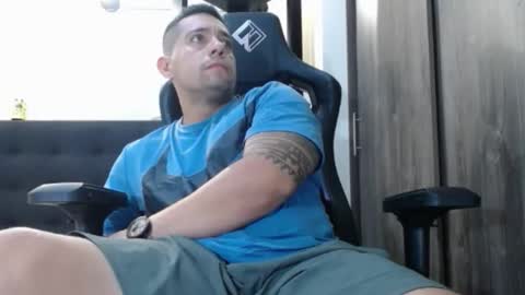 Snapshot of spartacus_cam chatting on 02-12-26, 05:13 online show from 02-12-26, 05:13