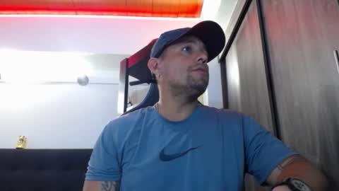 Snapshot of spartacus_cam chatting on 02-18-26, 05:03 online show from 02-18-26, 05:03