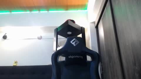 Snapshot of spartacus_cam chatting on 02-21-26, 05:19 online show from 02-21-26, 05:19