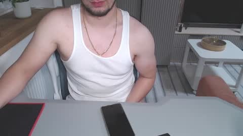 Snapshot of spb78 chatting on 12-01-24, 10:32 Art online show from 12-01-24, 10:32