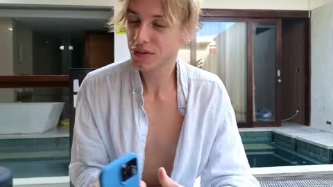 Snapshot of specter_of_cummunism chatting on 03-29-26, 12:43 Sasha -- online show from 03-29-26, 12:43