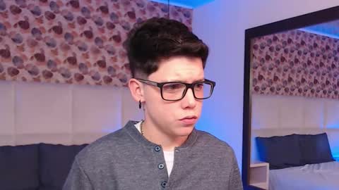 Snapshot of spencerm_ chatting on 10-17-25, 08:11 spencerm_ online show from 10-17-25, 08:11