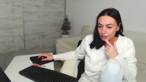 Carla online show from 12-12-24, 06:21