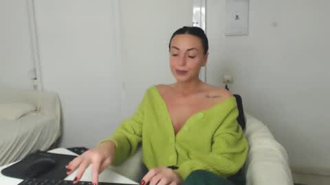 Carla online show from 01-21-25, 07:06