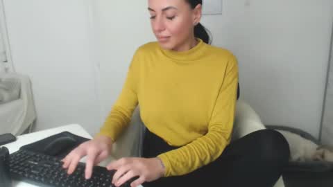 Carla online show from 02-21-25, 08:38