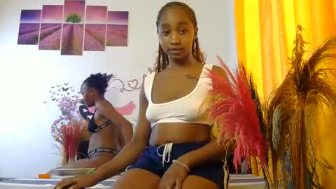 Snapshot of spicy_angels chatting on 05-24-26, 07:02 Quinter Cheeky online show from 05-24-26, 07:02