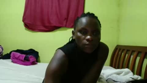 spicy_bella69 online show from 05-16-26, 07:56
