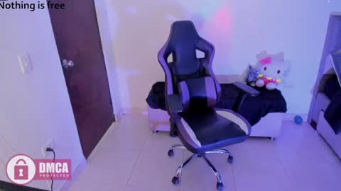 Snapshot of spicydollx_1 chatting on 06-10-26, 04:39 Geraldin online show from 06-10-26, 04:39