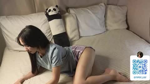 Snapshot of spicyyuki chatting on 10-17-25, 05:48 Tipsy online show from 10-17-25, 05:48