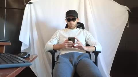 Marco. When Im offline you can view premium content in bio online show from 11-12-25, 10:15