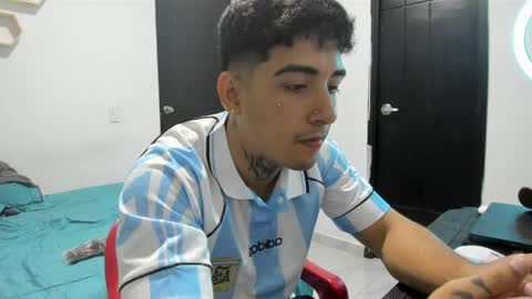 Snapshot of spider_master77 chatting on 04-11-26, 02:05 spider master online show from 04-11-26, 02:05