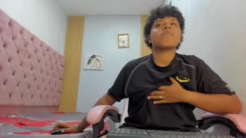 Snapshot of spiderdann_01 chatting on 03-04-26, 01:55 spiderdann_01 online show from 03-04-26, 01:55