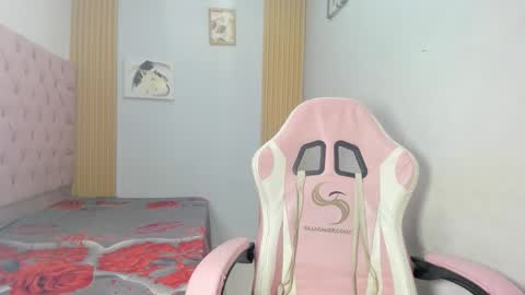 Snapshot of spiderdann_01 chatting on 03-09-26, 01:42 spiderdann_01 online show from 03-09-26, 01:42