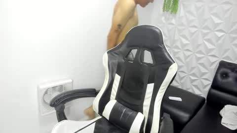 Snapshot of spiderdann_01 chatting on 03-10-26, 06:46 spiderdann_01 online show from 03-10-26, 06:46