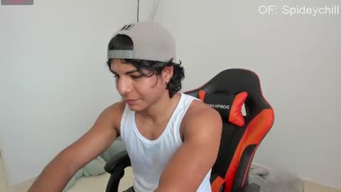 Snapshot of spideychill chatting on 06-14-26, 05:26 spideychill online show from 06-14-26, 05:26