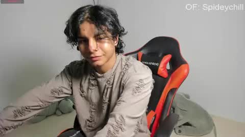 Snapshot of spideychill chatting on 06-15-26, 06:15 spideychill online show from 06-15-26, 06:15