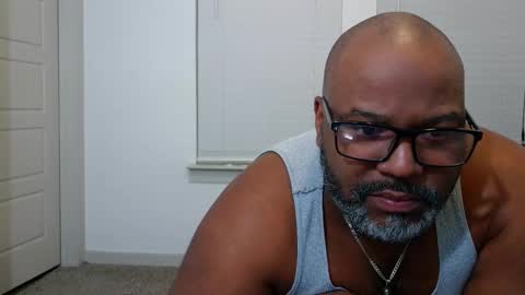 Snapshot of splenda_daddy_50 chatting on 10-20-25, 12:55 Blaque Jaystone online show from 10-20-25, 12:55