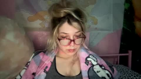 Pixie online show from 03-07-25, 05:29