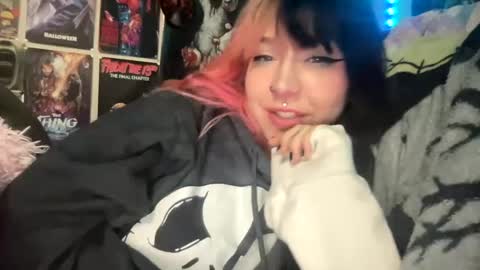 Pixie online show from 10-08-25, 02:58