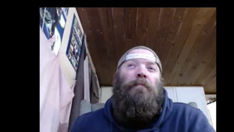 Snapshot of squegly chatting on 01-12-25, 08:14 Bryan online show from 01-12-25, 08:14