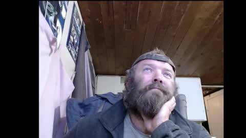 Snapshot of squegly chatting on 10-16-25, 08:48 Bryan online show from 10-16-25, 08:48