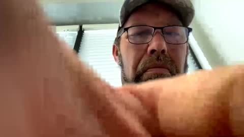 Snapshot of squirreldiamond chatting on 05-14-26, 11:33 squirreldiamond online show from 05-14-26, 11:33