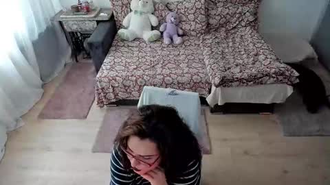 Snapshot of squirt_kimmm chatting on 10-14-25, 08:15 Kim online show from 10-14-25, 08:15