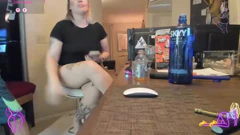 Snapshot of squirt_vip_room chatting on 09-27-25, 03:44 Roxy Day  Mossimo Knight online show from 09-27-25, 03:44