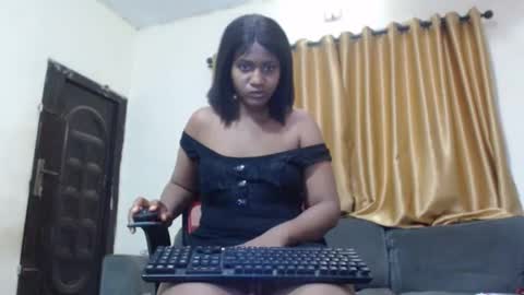 Snapshot of squirtcunt_xola chatting on 04-22-26, 04:59 melanie online show from 04-22-26, 04:59