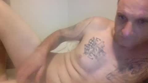 Snapshot of squirtn4mee chatting on 09-17-25, 04:58 Squirtn4mee online show from 09-17-25, 04:58