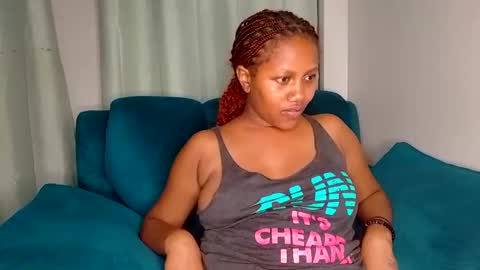 Snapshot of squirtqueen333 chatting on 01-03-25, 12:33 shana online show from 01-03-25, 12:33