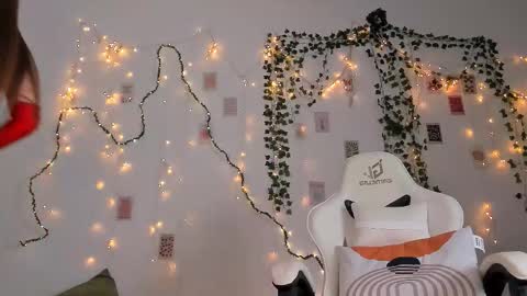 Vanessa online show from 09-30-25, 05:18