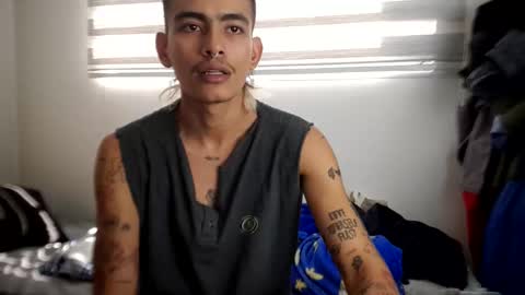 Snapshot of srcejotas chatting on 04-12-26, 07:52 sorry mom online show from 04-12-26, 07:52