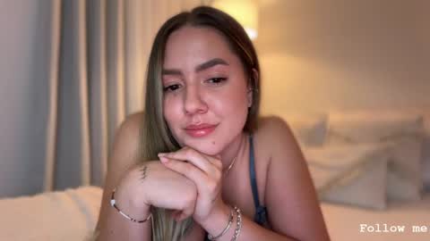 Sophie 3 online show from 05-21-26, 12:50