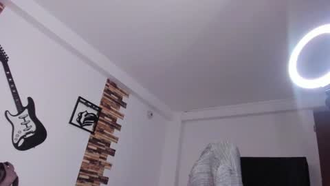 Srta. Fox online show from 02-05-25, 01:44