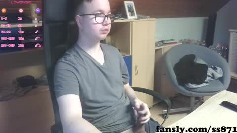 Snapshot of ss871 chatting on 02-22-25, 07:01 florian online show from 02-22-25, 07:01
