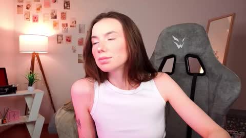 Hey my name is Maya glad to meet you online show from 02-02-26, 04:44