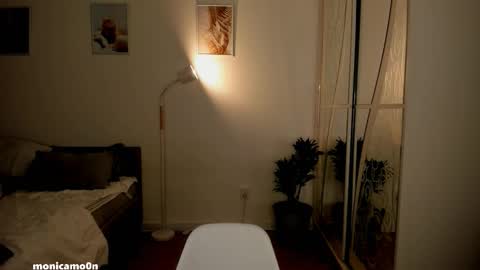 Snapshot of ssash1mii chatting on 09-24-25, 09:51 Hey guys i miss you so much online show from 09-24-25, 09:51