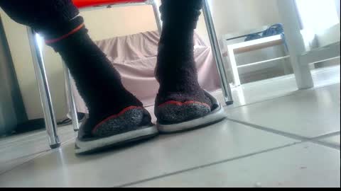 Snapshot of ssenzo chatting on 12-17-25, 08:31 ssenzo online show from 12-17-25, 08:31