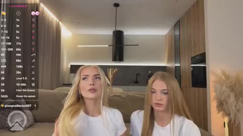 Scarlett online show from 10-19-25, 08:09