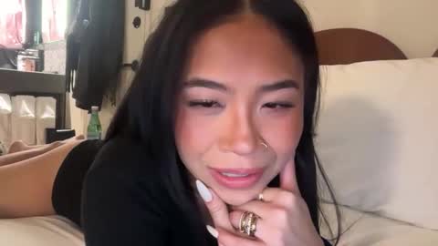 sunnie  online show from 02-11-26, 03:44