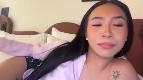 sunnie  online show from 02-12-26, 04:07