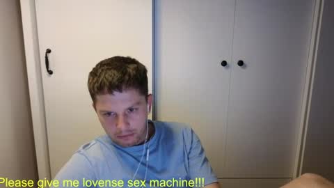 Snapshot of st1vemaster01 chatting on 06-20-26, 02:20 st1vemaster01 online show from 06-20-26, 02:20