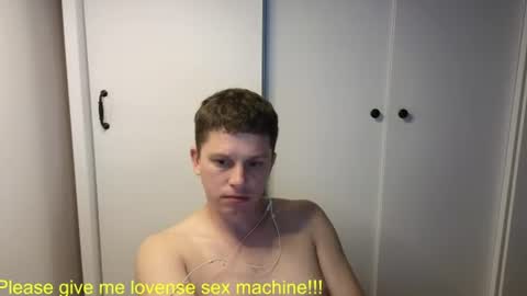 Snapshot of st1vemaster01 chatting on 06-23-26, 03:21 st1vemaster01 online show from 06-23-26, 03:21