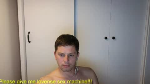 Snapshot of st1vemaster01 chatting on 06-29-26, 01:33 st1vemaster01 online show from 06-29-26, 01:33