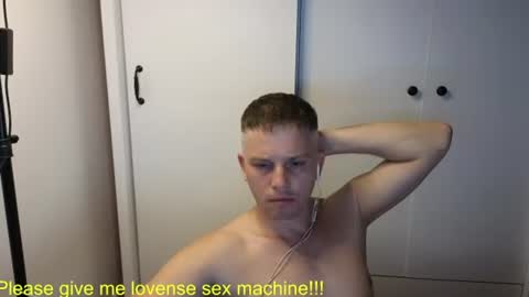 Snapshot of st1vemaster01 chatting on 07-11-26, 02:20 st1vemaster01 online show from 07-11-26, 02:20